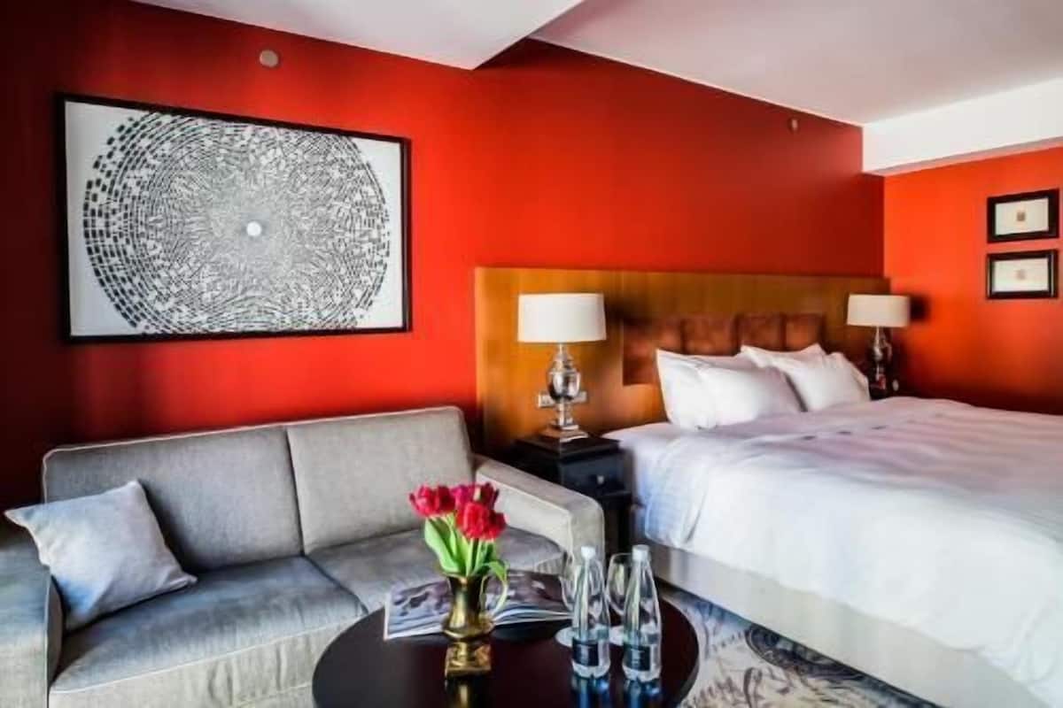 Premium bedding, minibar, in-room safe, desk