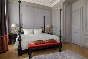 Suite, 1 Bedroom, City View (Corner)