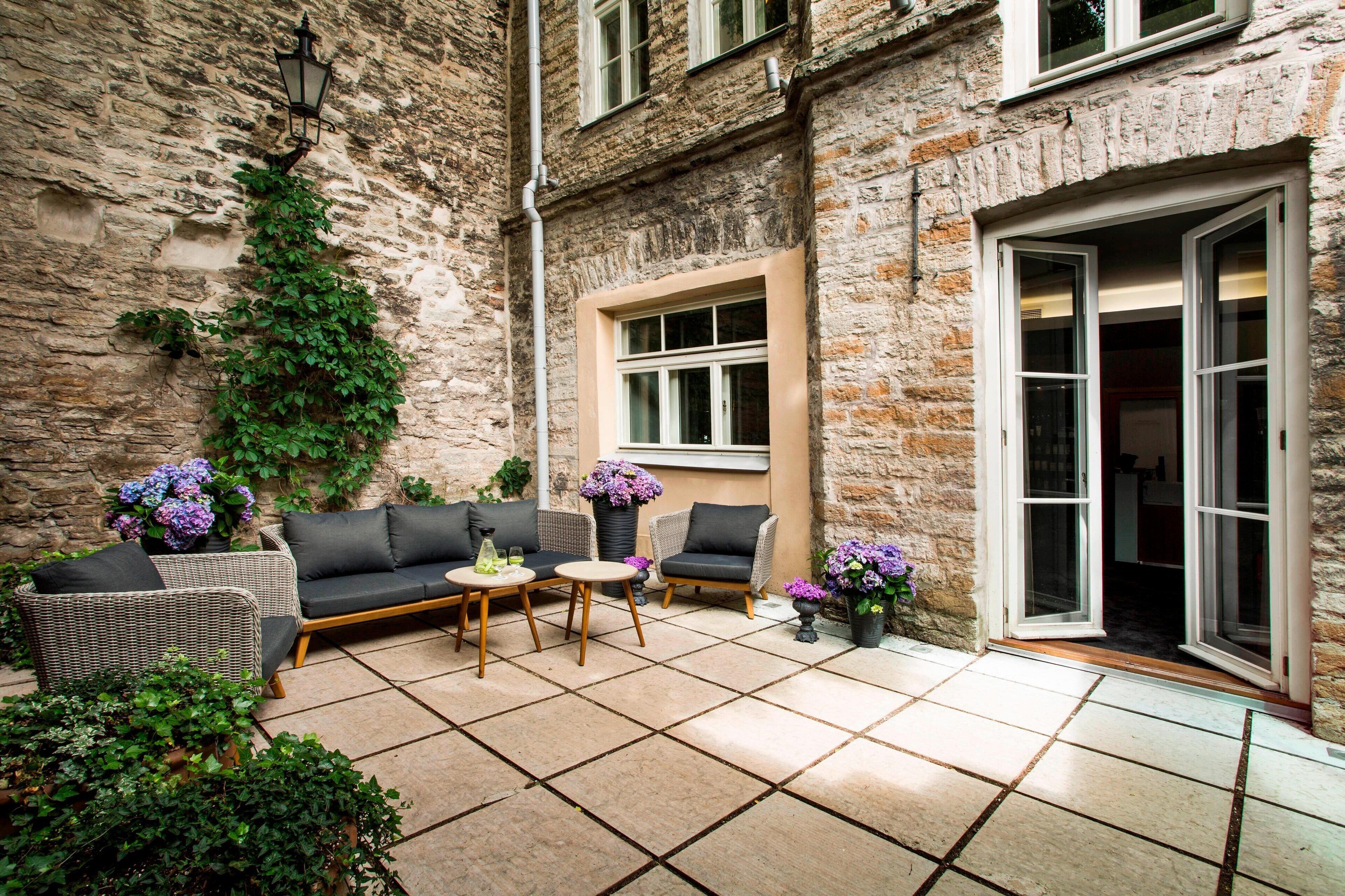 sauna, steam room, turkish bath/hammam, body treatments, aromatherapy