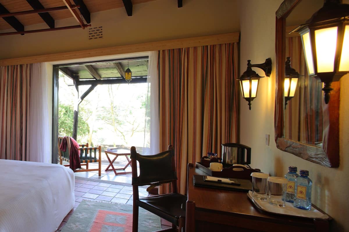 1 bedroom, premium bedding, in-room safe, desk