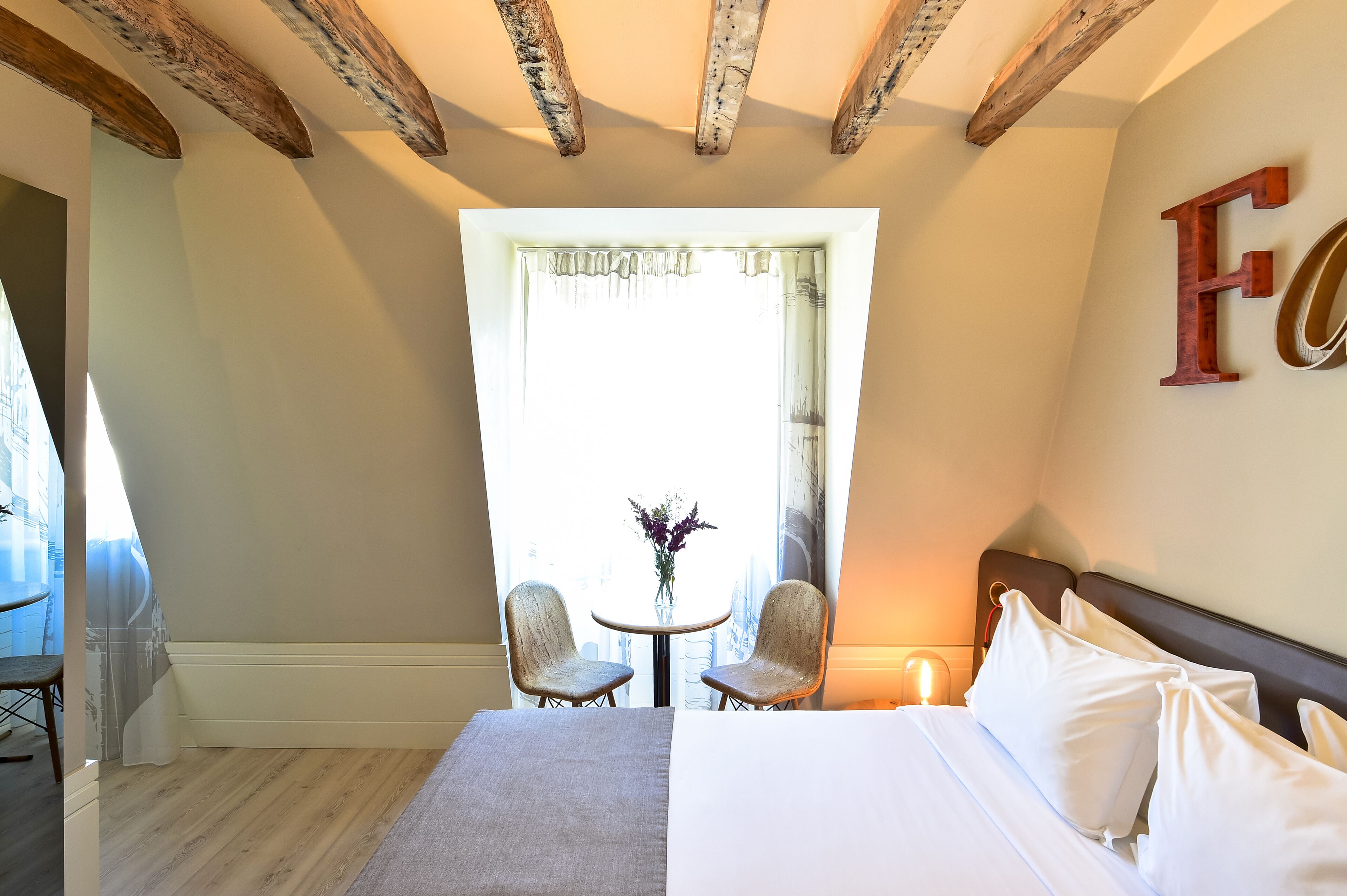 Couette en duvet d'oie, minibar, coffres-forts dans les chambres, bureau