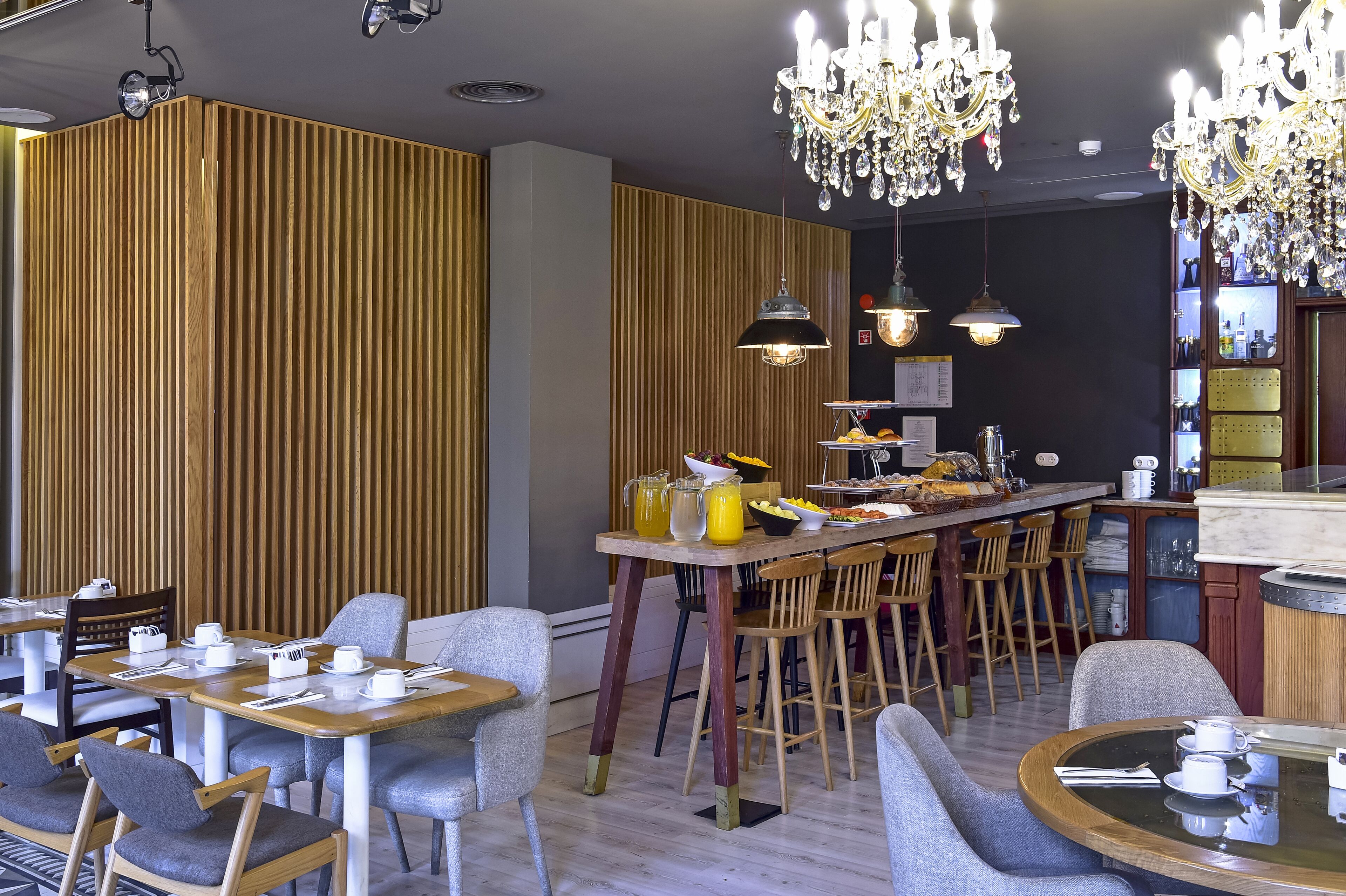 daily buffet breakfast (eur 15 per person)