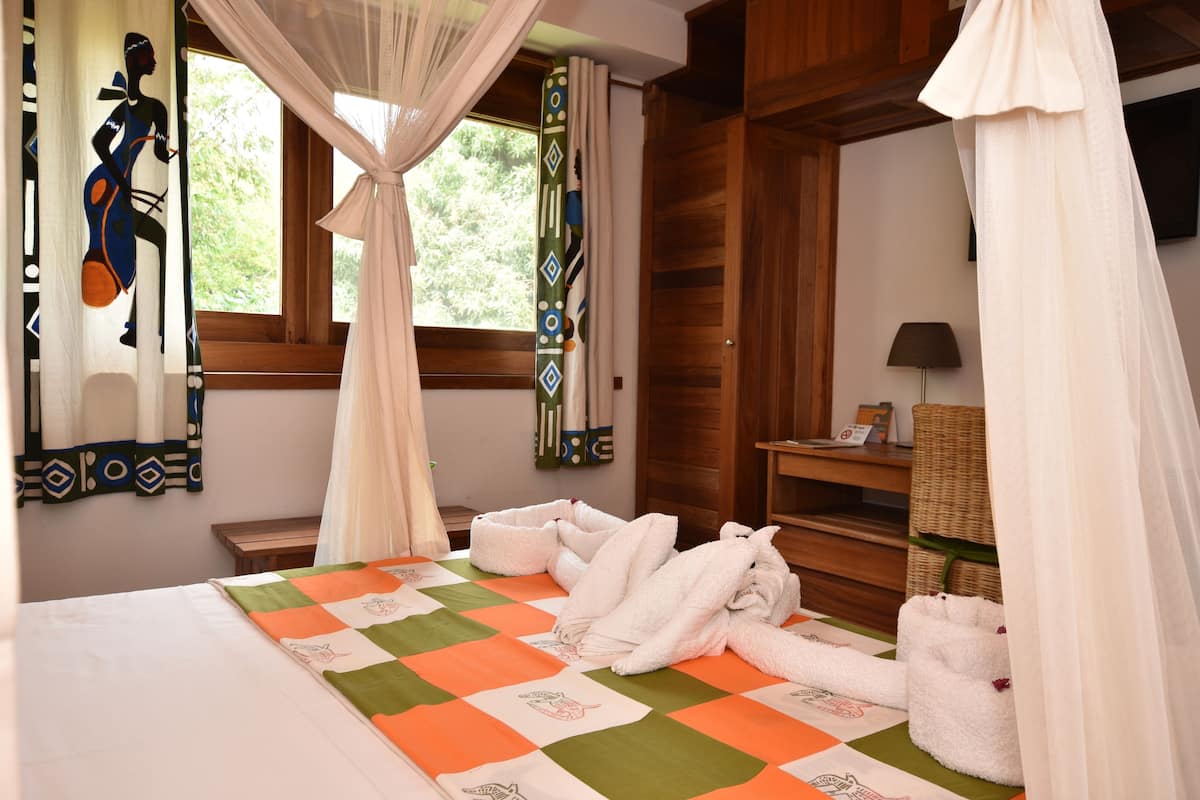 presidential suite | in-room safe, desk, blackout curtains, free cots/infant beds