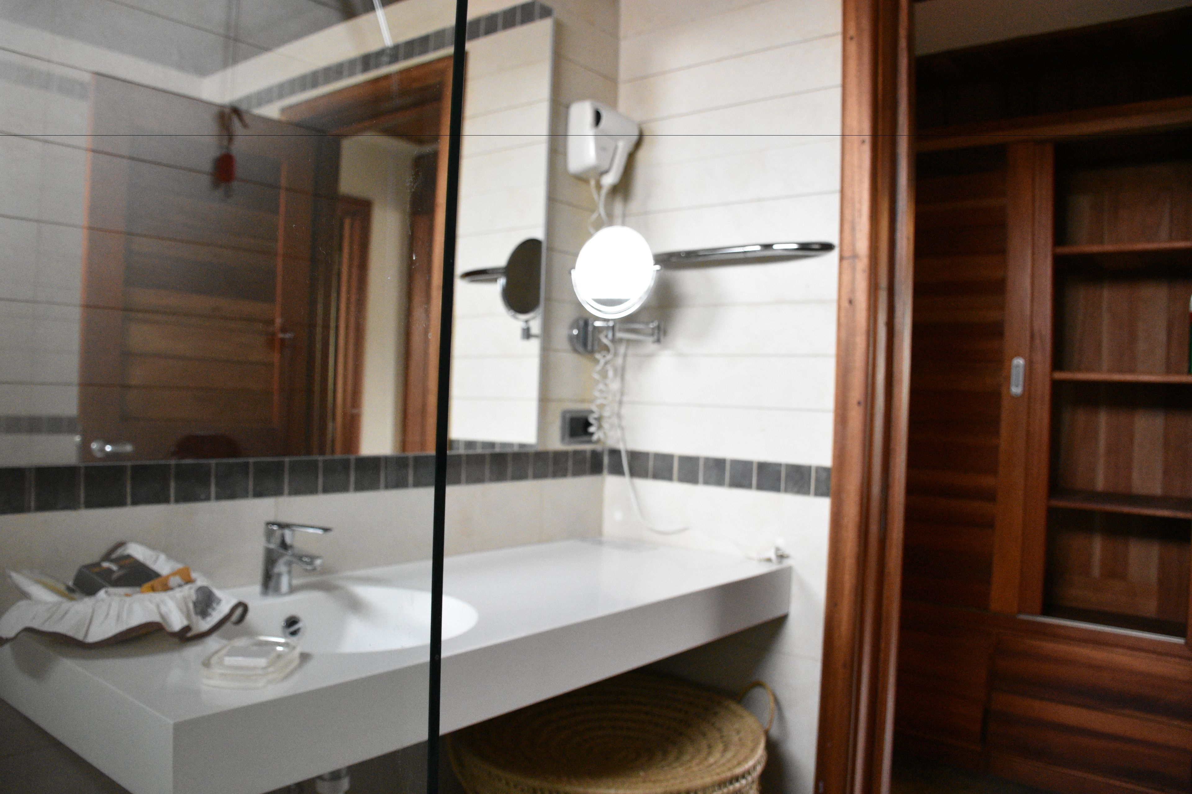 Photo - Hotel Club du Lac Tanganyika