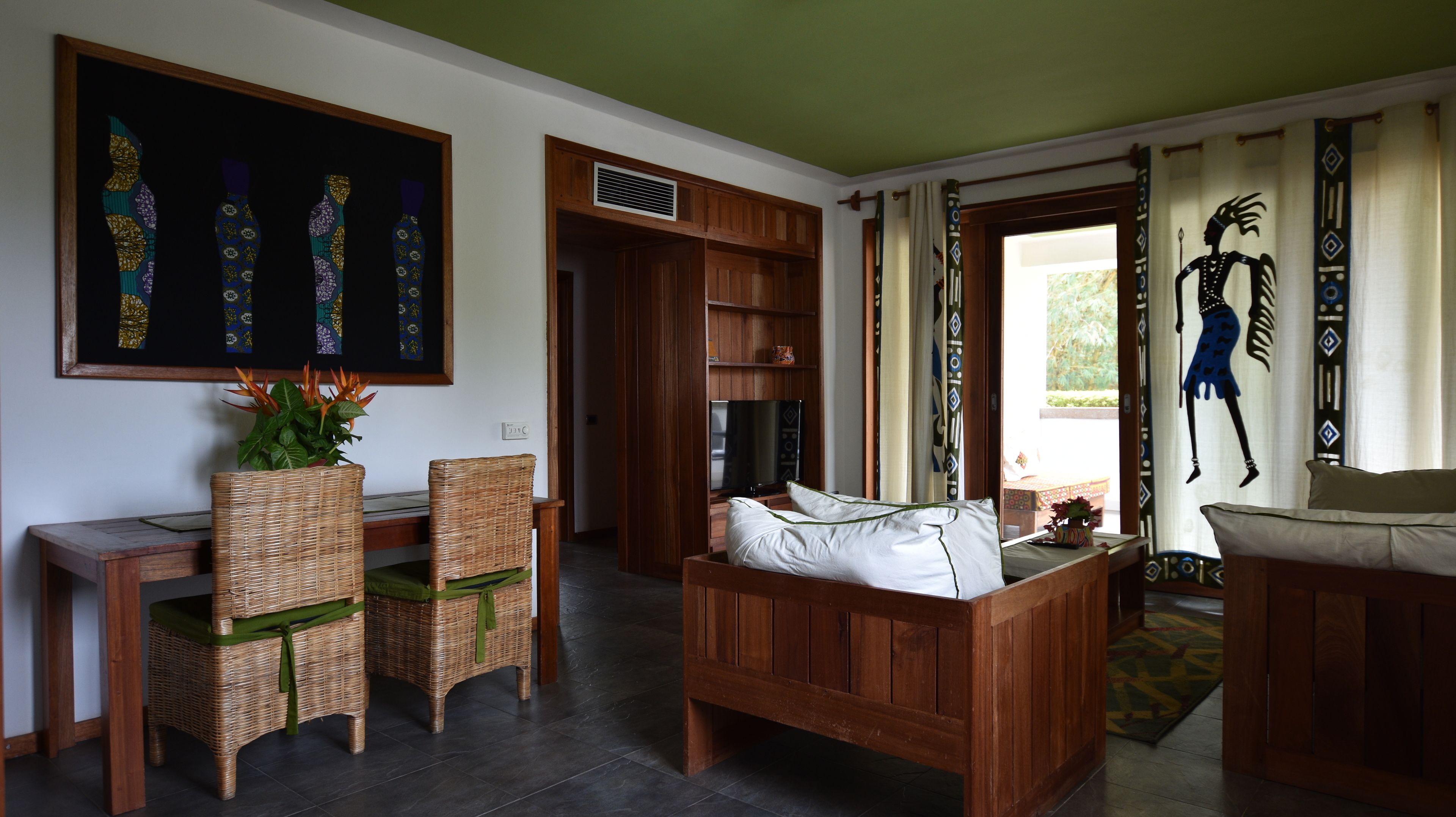 presidential suite | living room | flat-screen tv