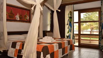 Standard Room | In-room safe, desk, blackout drapes, free cribs/infant beds