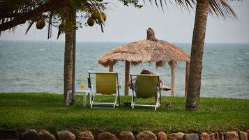 Privatstrand, Cabañas (kostenlos), Strandbar, Surfen/Bodyboarden