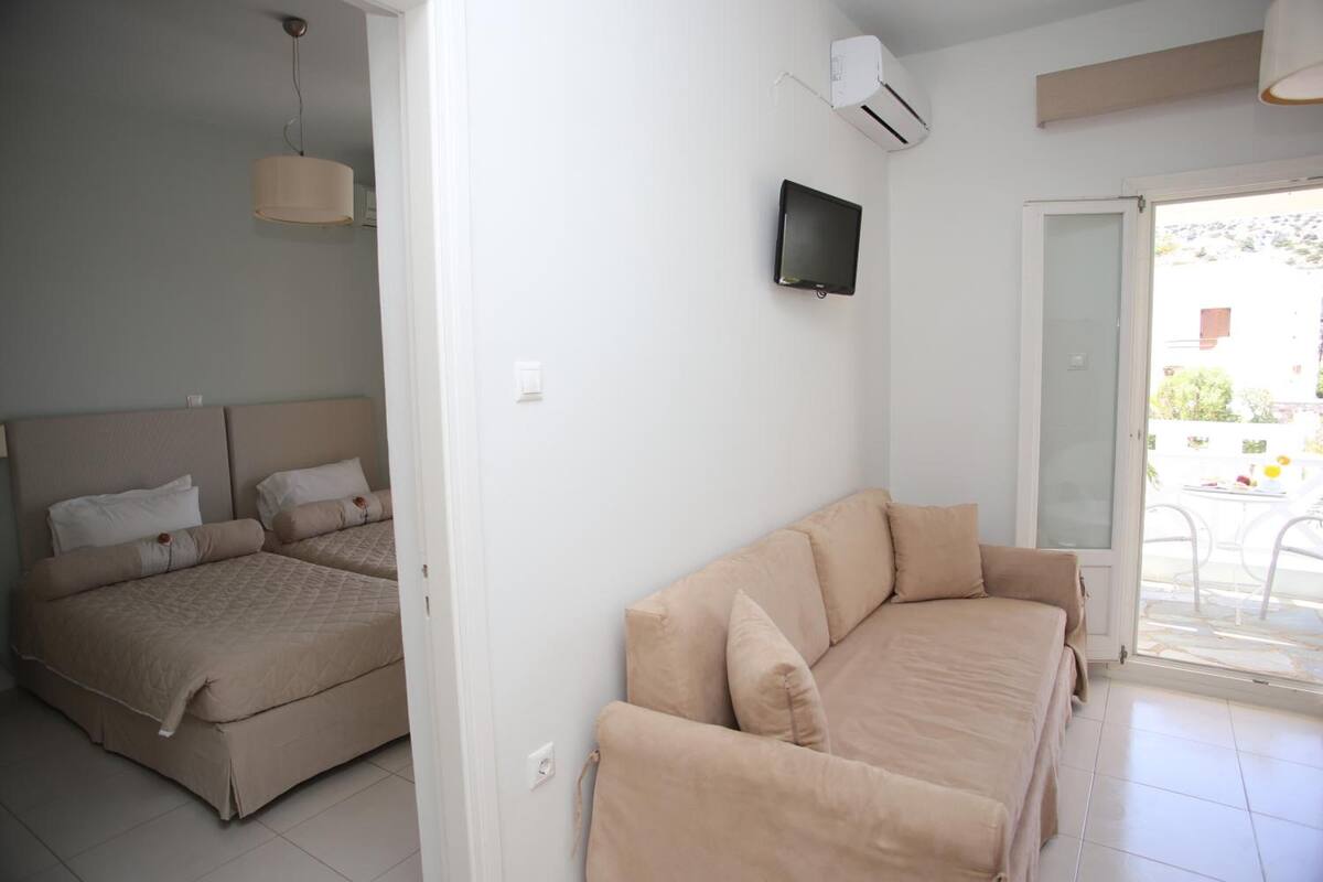 24-inch lcd tv with digital channels, tv