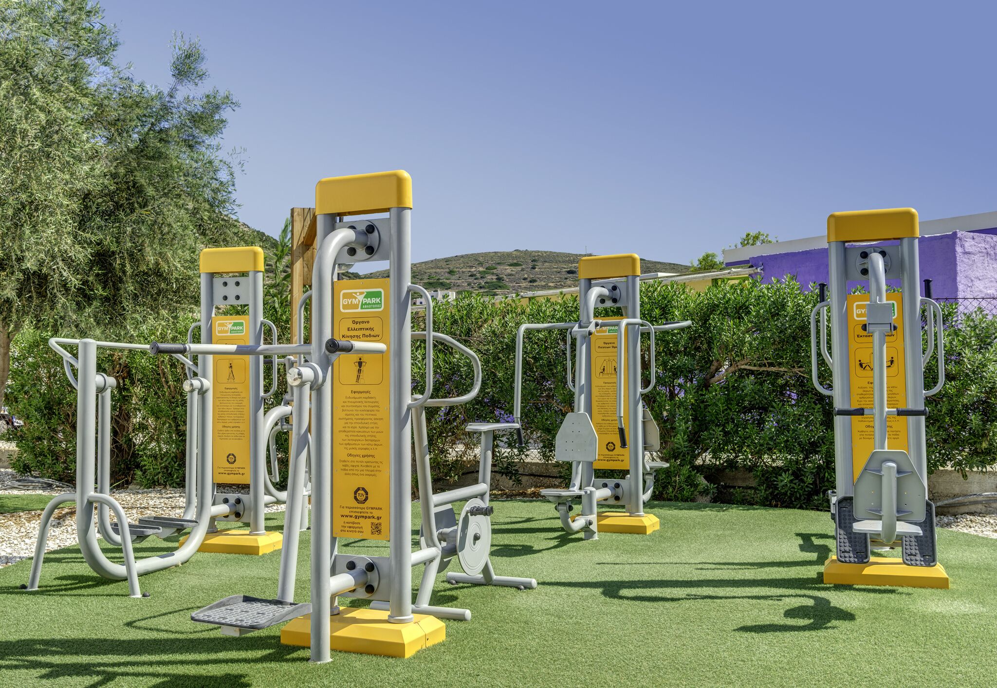 economy double room, 1 bedroom | minibar, in-room safe, desk, iron/ironing board