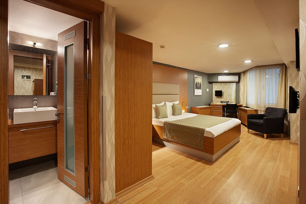 Superior Double Room | Premium bedding, in-room safe, desk, laptop workspace