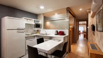 Family Suite | Private kitchenette