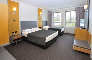 Superior Twin Room | Desk, iron/ironing board, cribs/infant beds, rollaway beds