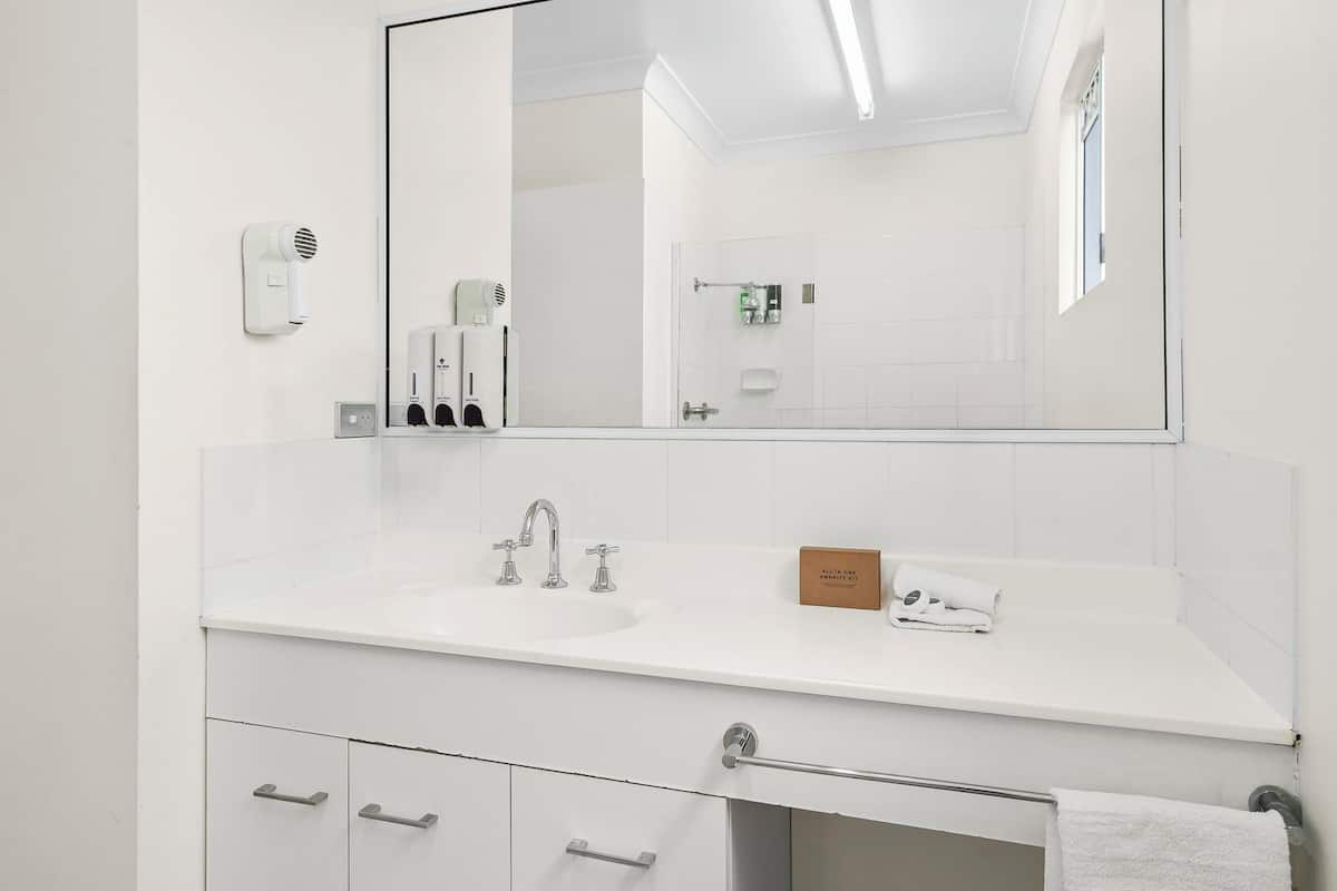 Appartement, 2 chambres | Coffre-fort, décor unique, ameublement unique, fer et planche à repasser