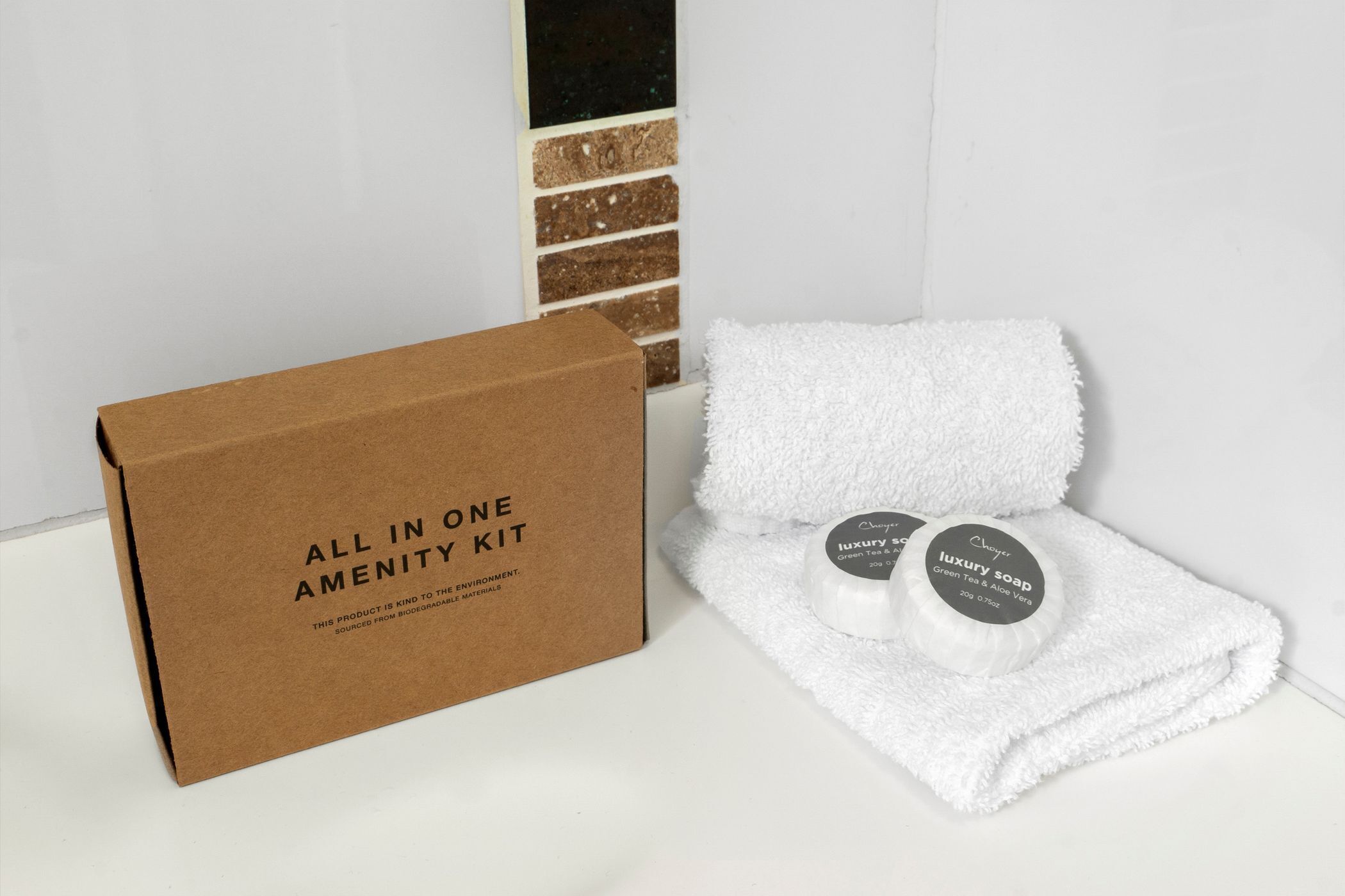 one-bedroom apartment | bathroom | combined shower/bathtub, free toiletries, hair dryer, towels