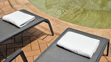 2 outdoor pools, sun loungers