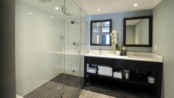 Standard Room, 1 King Bed (Walk-In Shower) | Bathroom shower