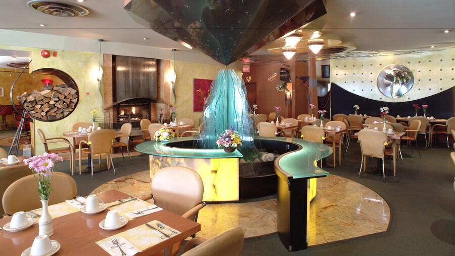 Holiday Inn Niagara Falls - By The Falls by IHG