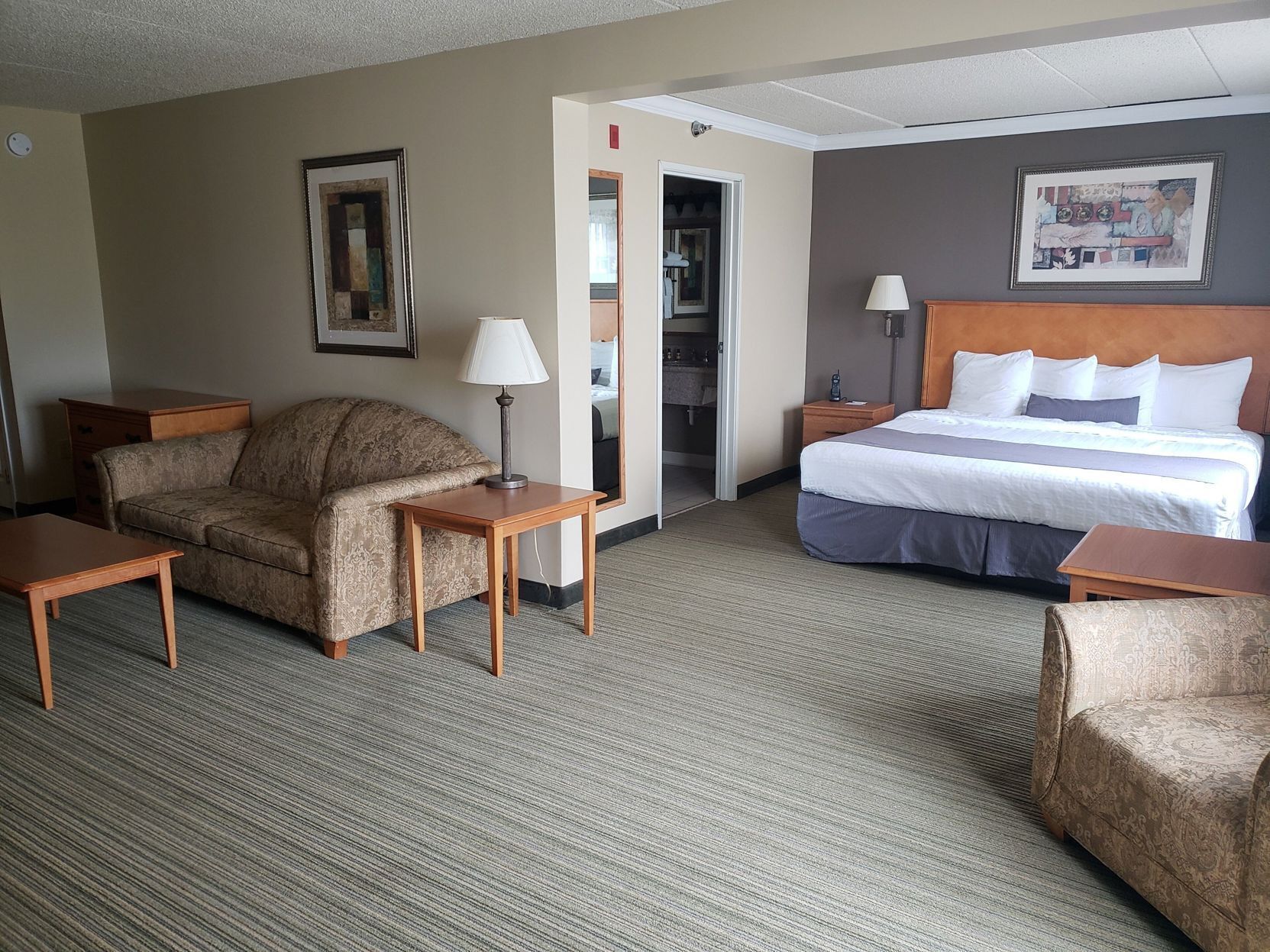 Premium bedding, pillowtop beds, in-room safe, desk