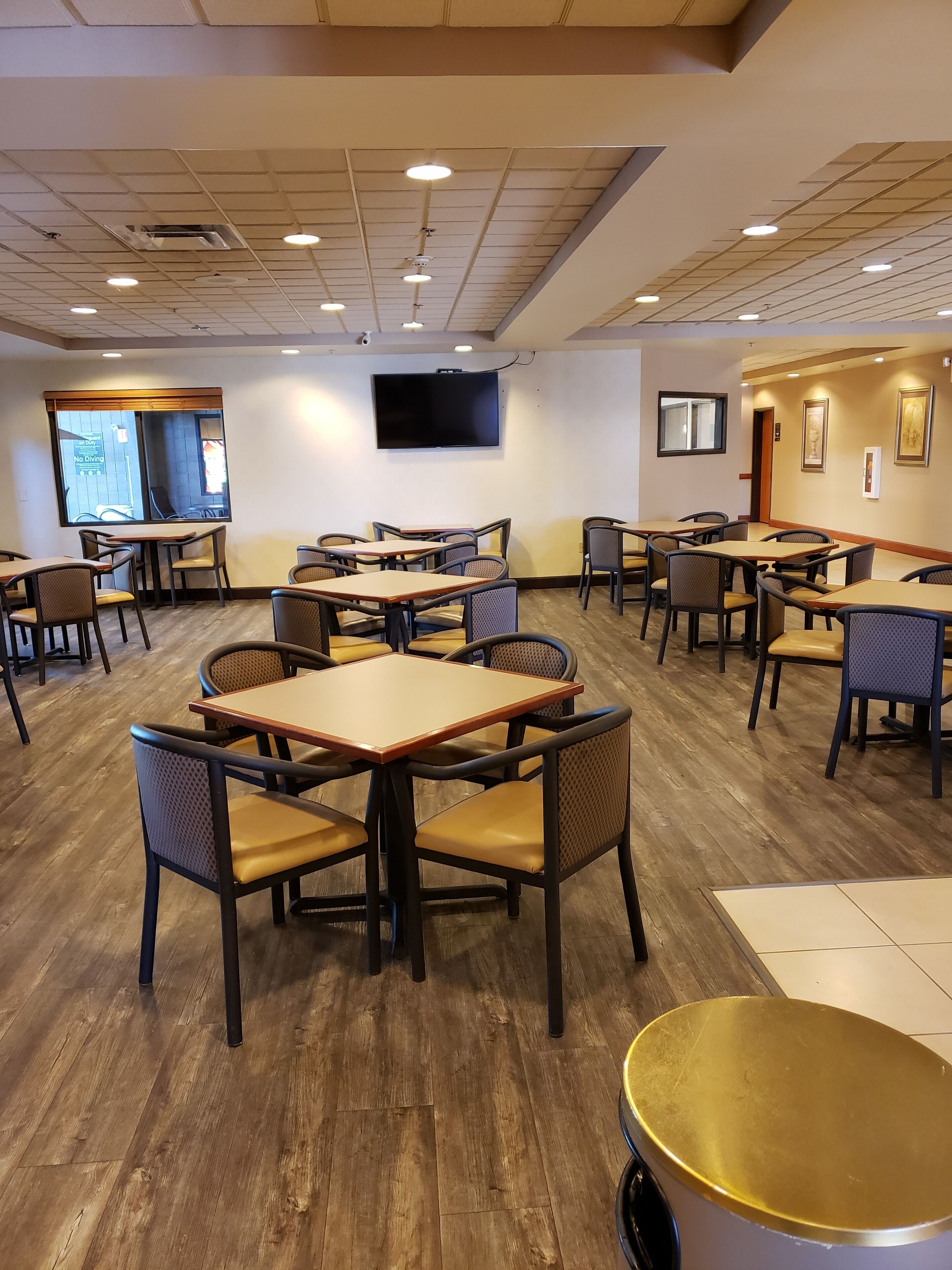 Bao gồm bữa sáng buffet hàng ngày 