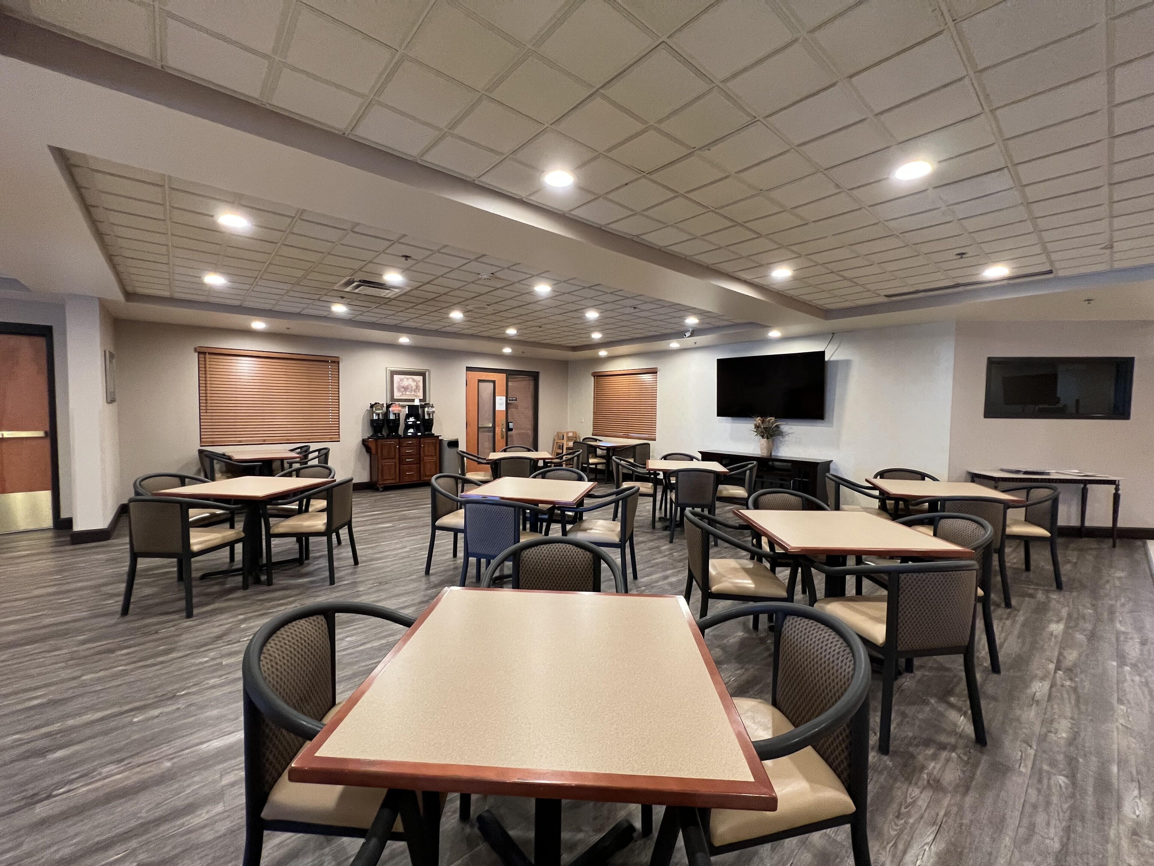 Free daily buffet breakfast 