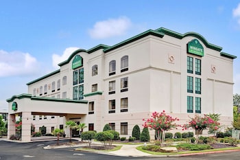 Wingate by Wyndham Atlanta Airport Fairburn