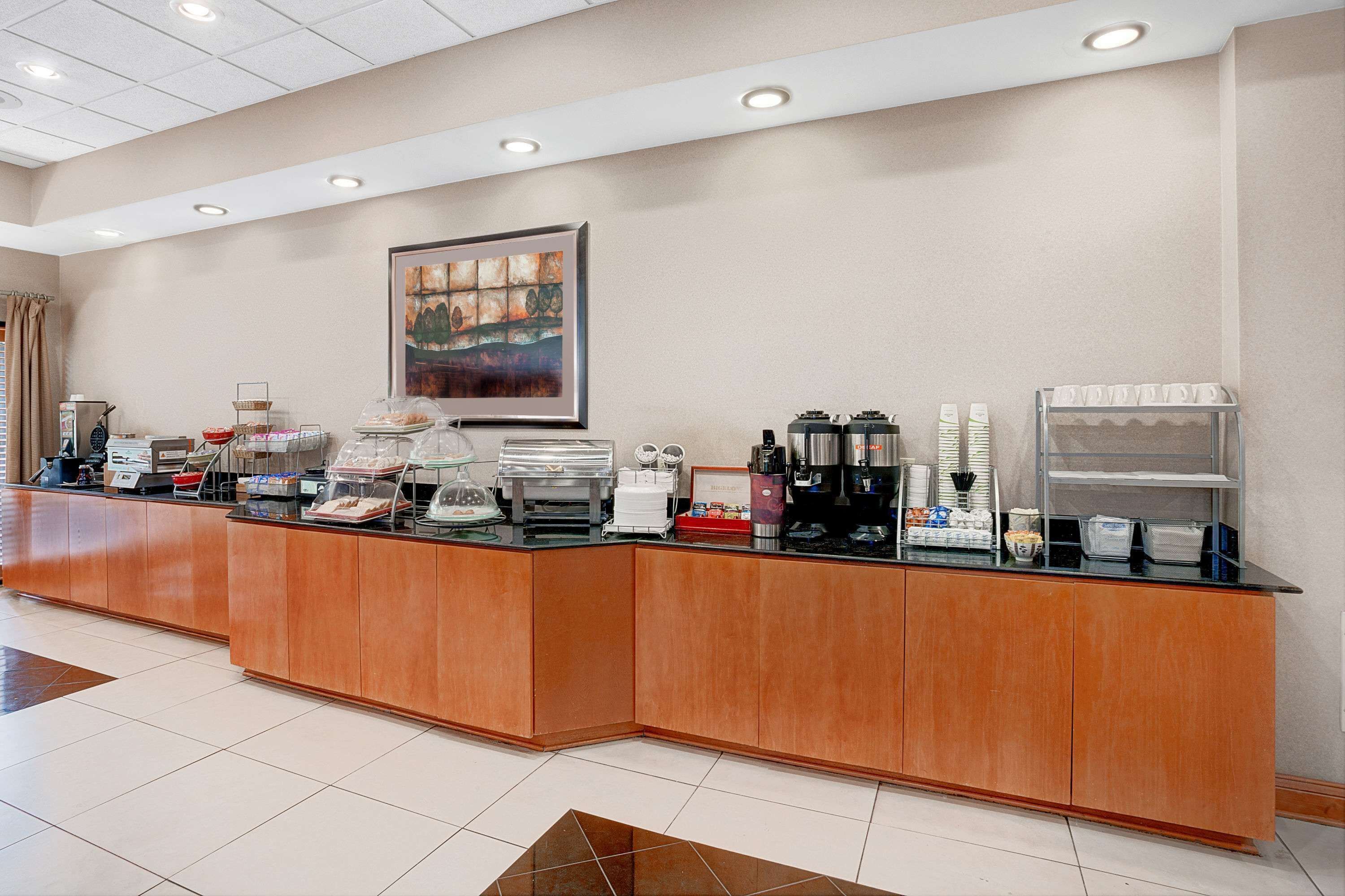 Free daily continental breakfast