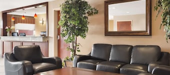 Days Inn & Suites by Wyndham Cochrane