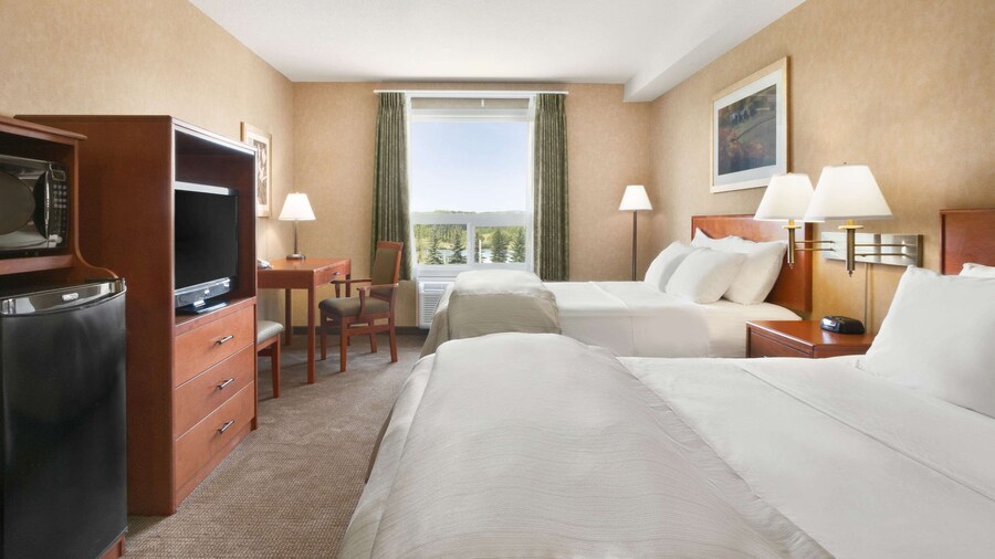 Days Inn & Suites by Wyndham Cochrane