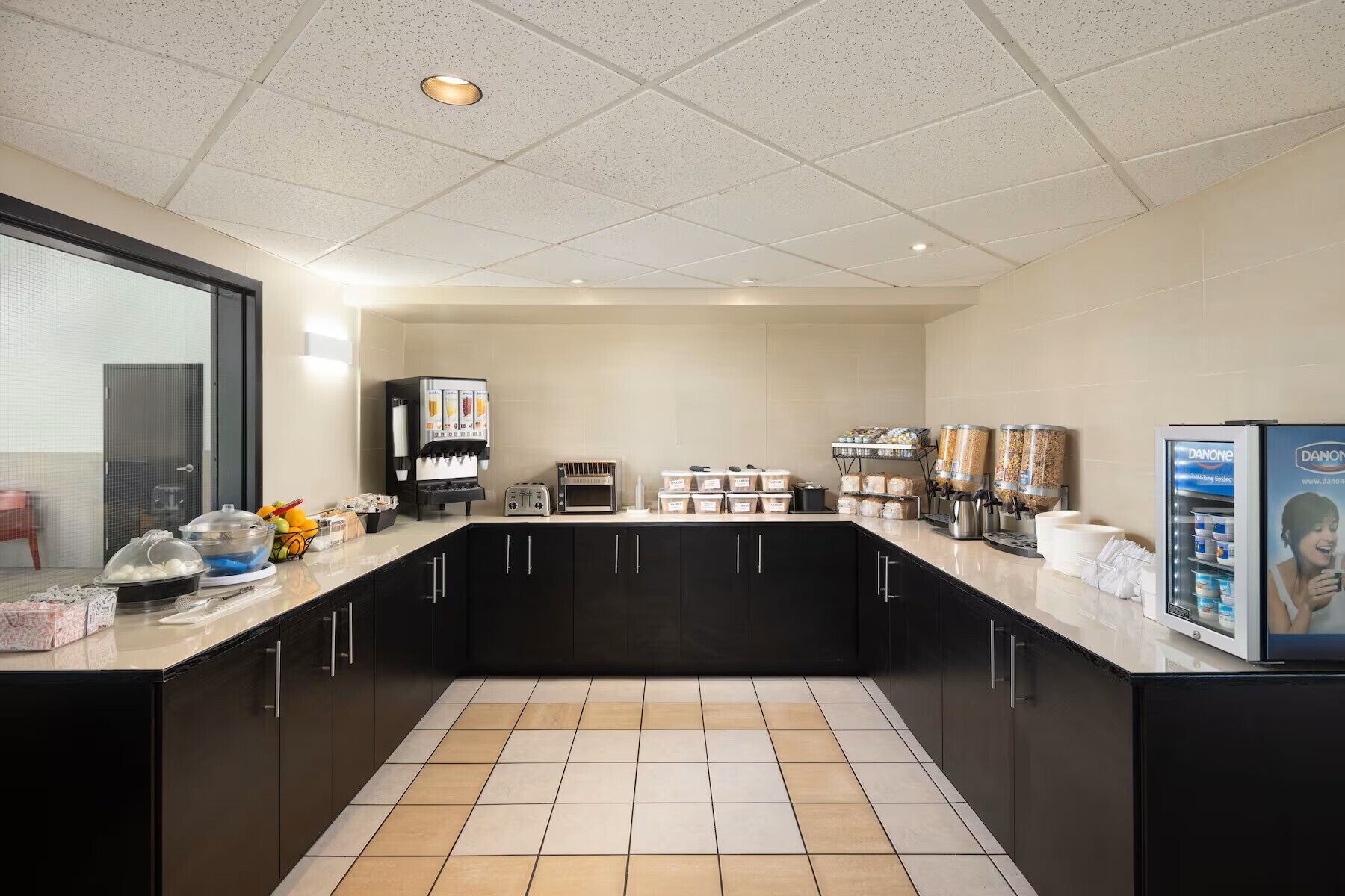 Free daily continental breakfast