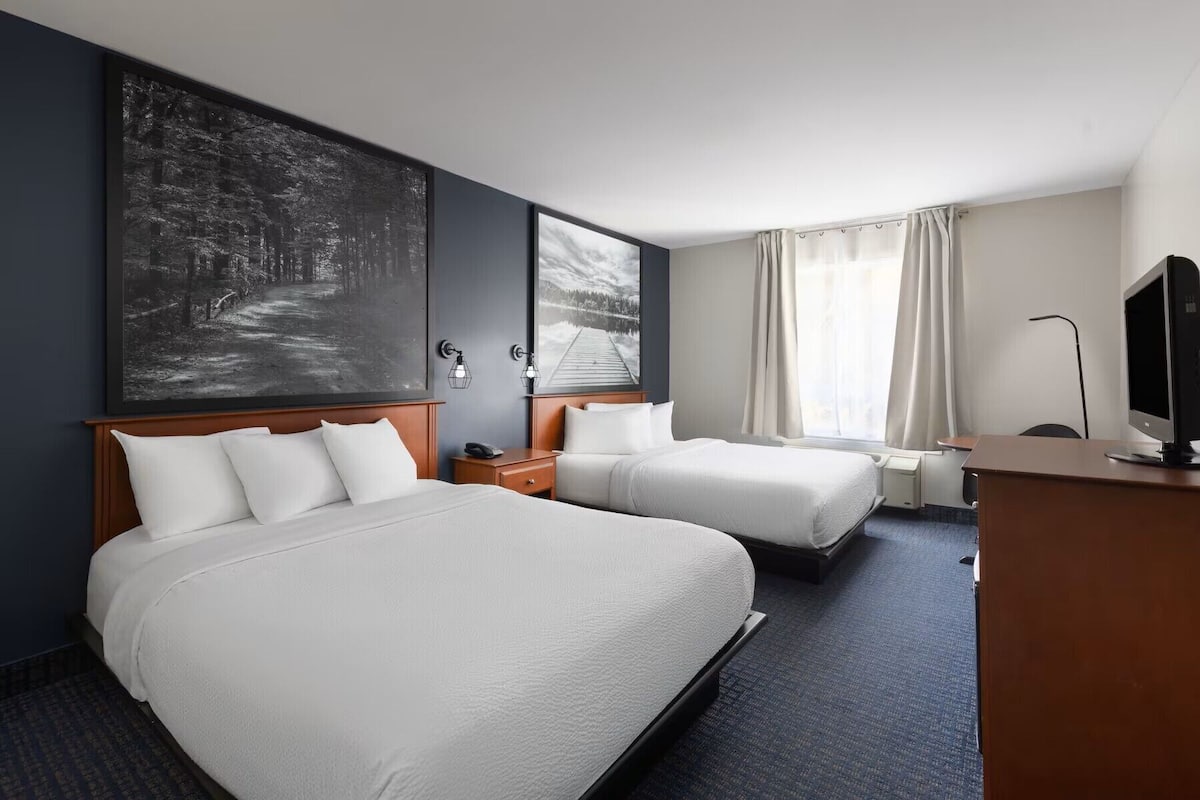 Doppelzimmer, 2 Queen-Betten | Bügeleisen/Bügelbrett, kostenloses WLAN, Bettwäsche