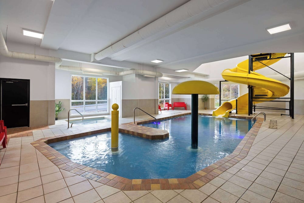Super 8 by Wyndham Sainte Agathe Des Monts