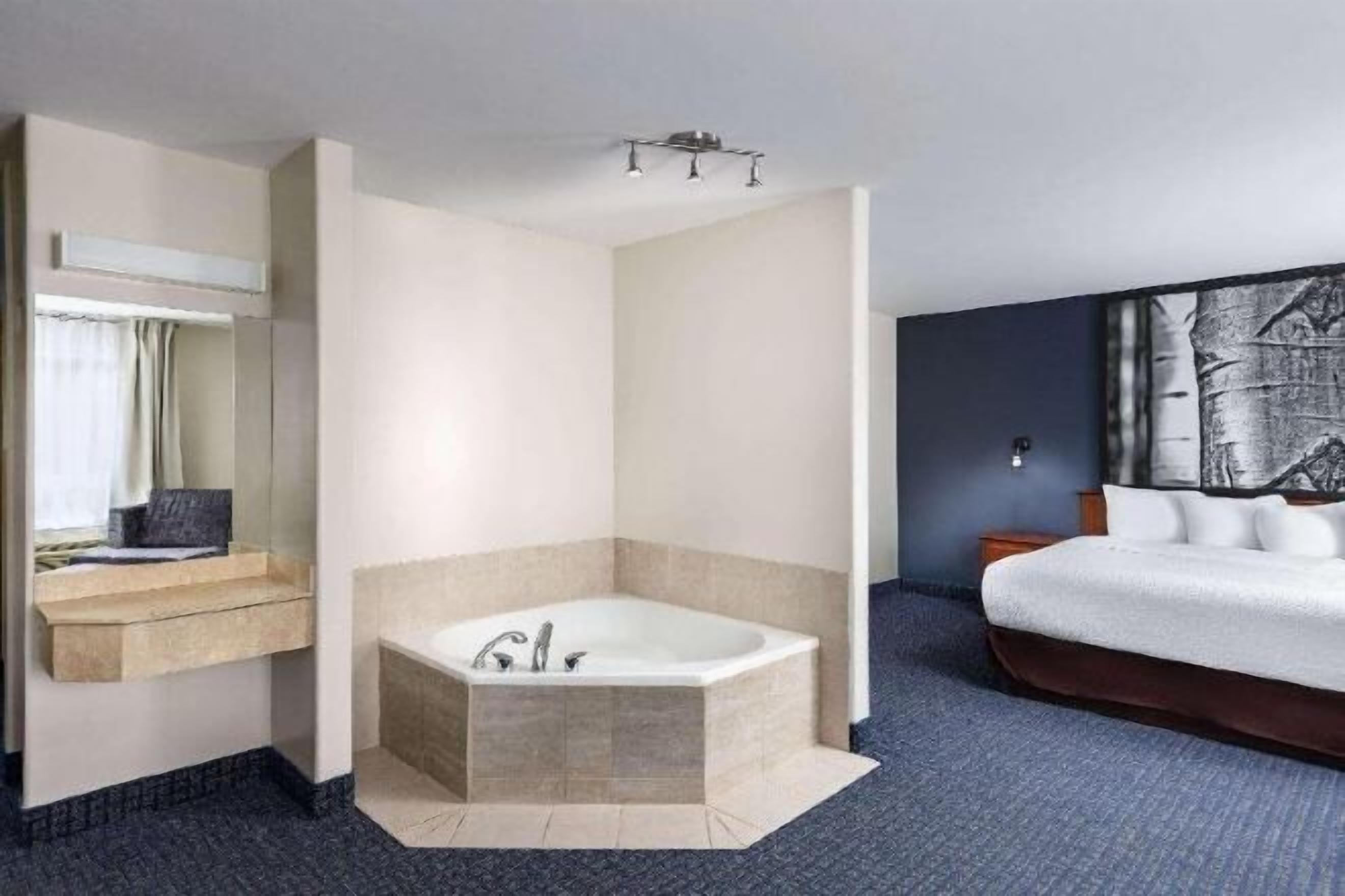 Bureau, fer et planche à repasser, Wi-Fi gratuit, draps fournis