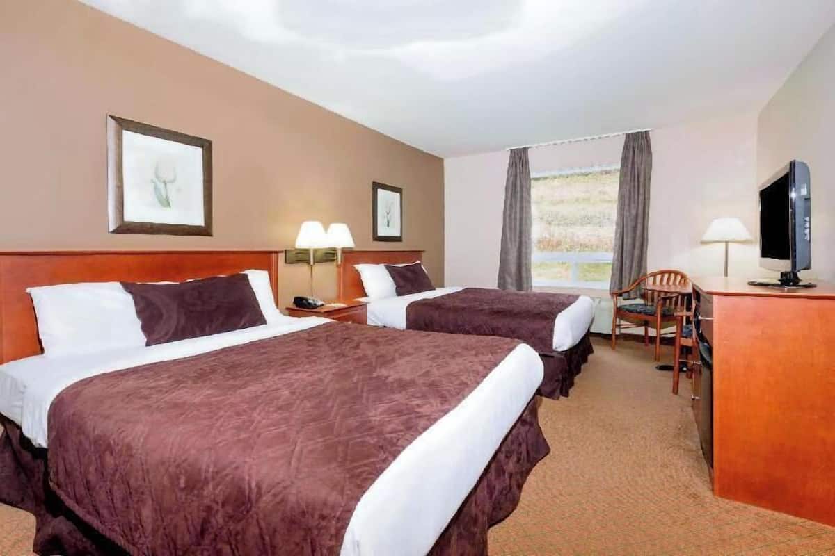 Desk, iron/ironing board, free WiFi, bed sheets
