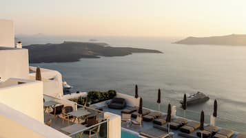 Outdoor pool, pool umbrellas, pool loungers