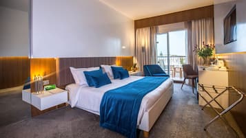 Minibar, Zimmersafe, VerdunkelungsvorhÀnge, kostenloses WLAN