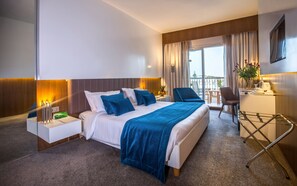 Minibar, in-room safe, blackout drapes, free WiFi