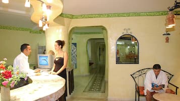 Bastu, turkiskt bad/hamam, ansiktsbehandlingar och manikyr och pedikyr