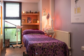 Sauna, baño de vapor, tratamientos corporales y aromaterapia