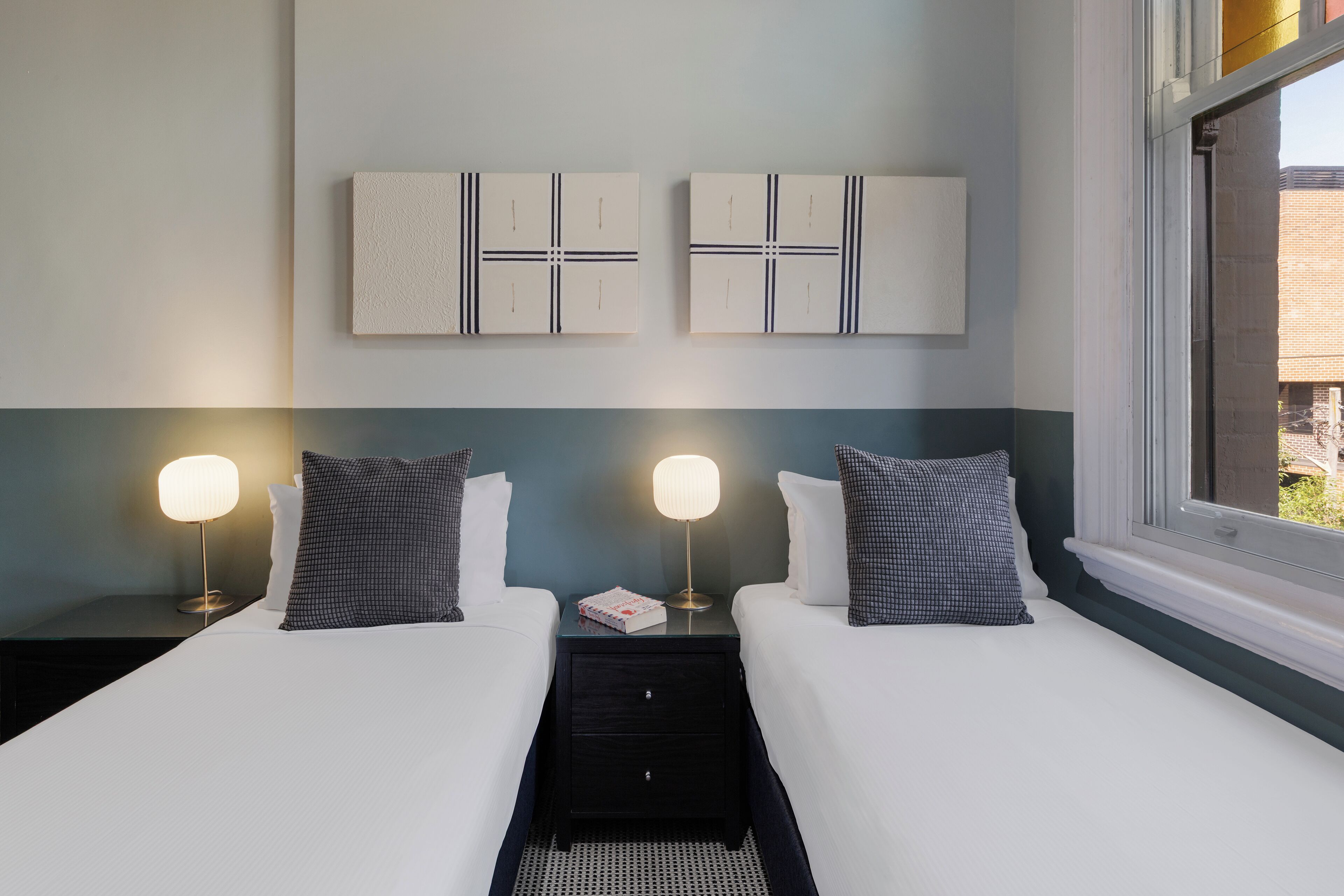 standard twin room, 2 single beds | minibar, desk, soundproofing, iron/ironing board