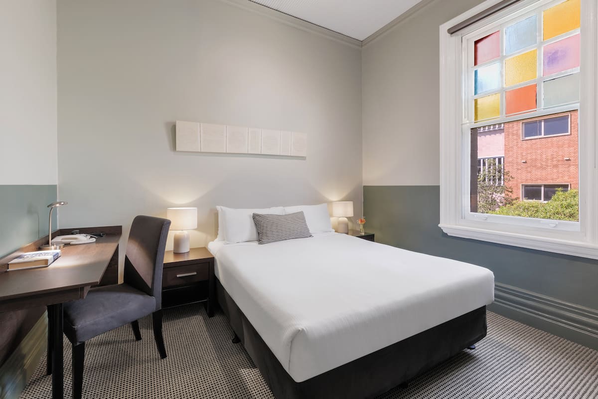 Standard Queen Room, 1 Queen Bed | Minibar, desk, soundproofing, iron/ironing board