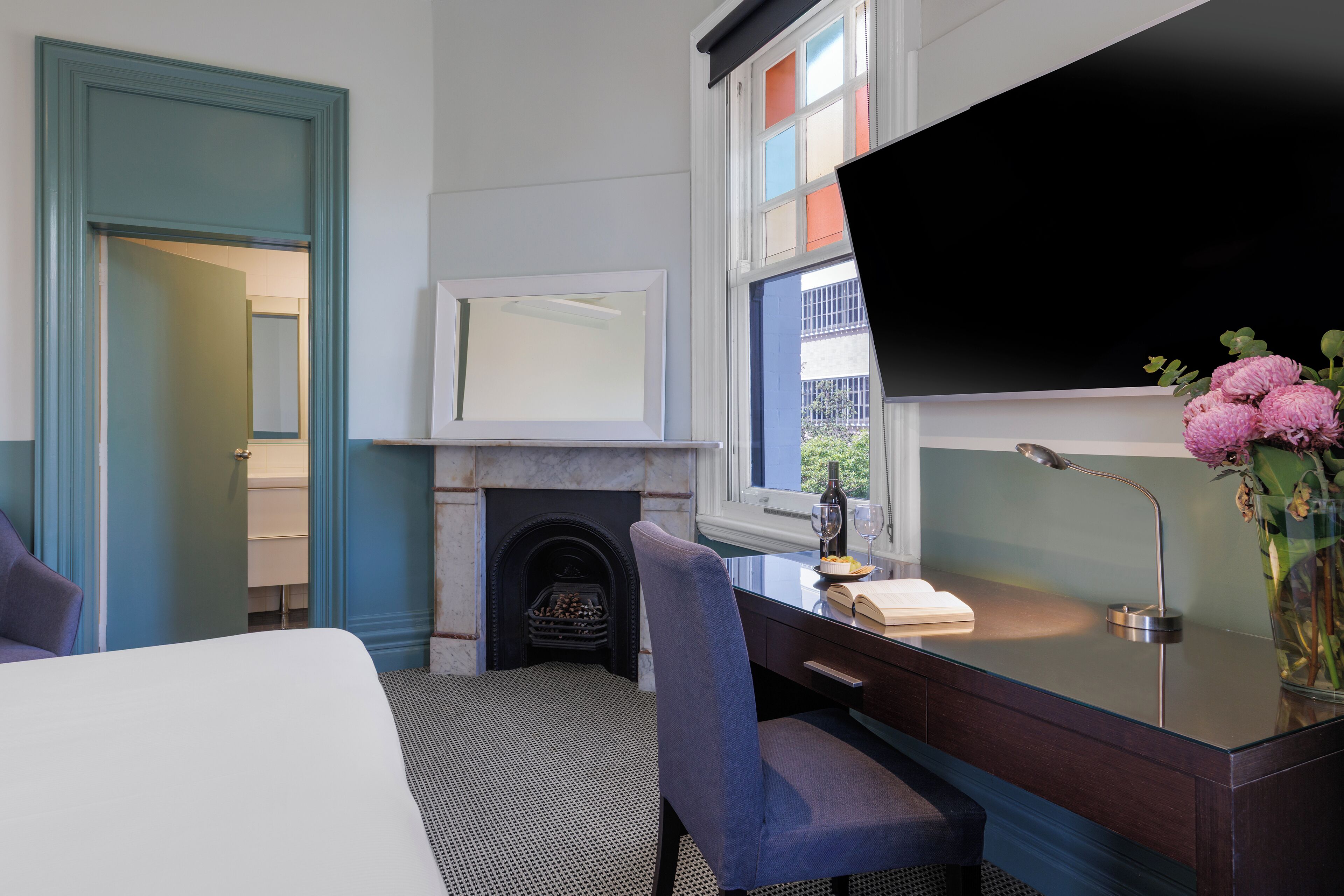 executive triple room | living area | 42-inch flat-screen tv with cable channels, tv, netflix