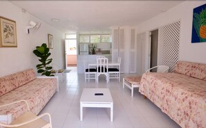 Individuelt dekorert, individuelt innredet og skrivebord