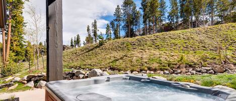 Bain à remous extérieur