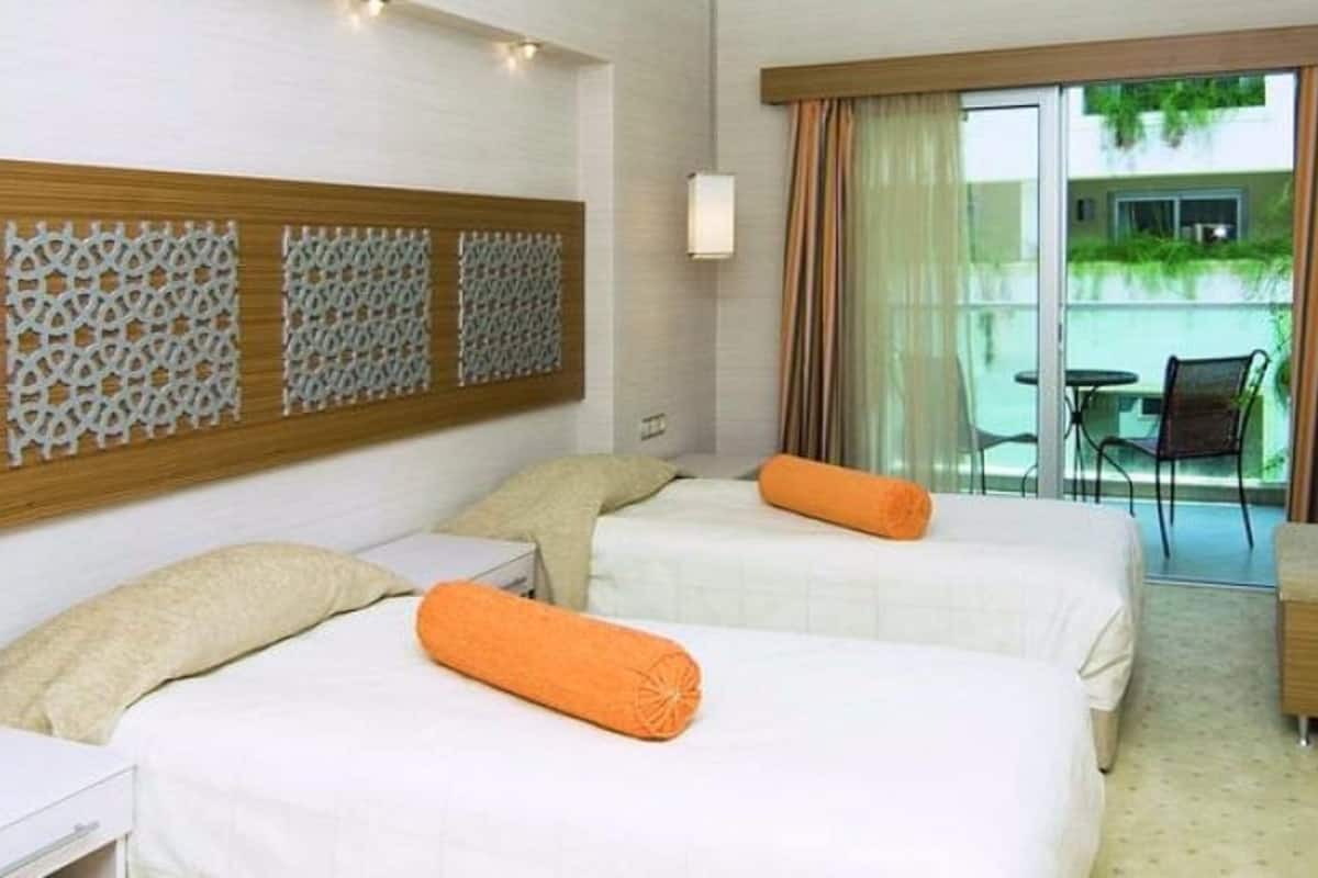 Free minibar, in-room safe, free cribs/infant beds, free WiFi