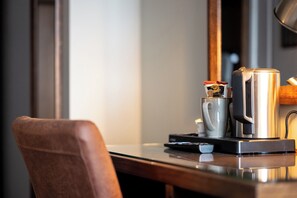 Desk, iron/ironing board, free WiFi, bed sheets - The Wordsworth, Grasmere- The Inn Collection Group (Ambleside)