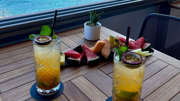 Bar de tapas, con vista al mar, abre todos los días