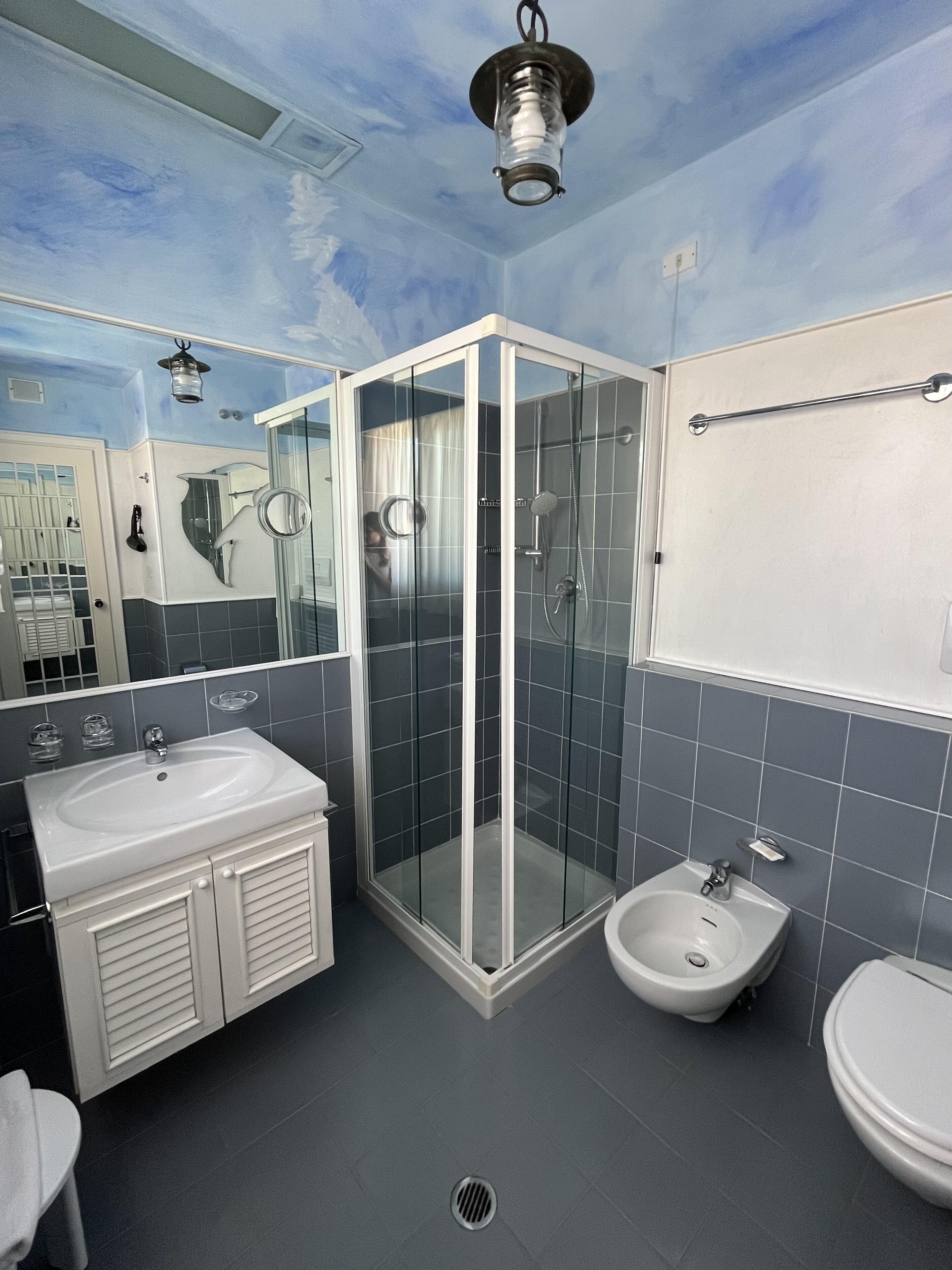 standard quadruple room, 1 bedroom | bathroom | shower, free toiletries, hair dryer, bidet