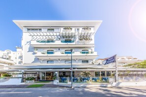 Fachada de la propiedad