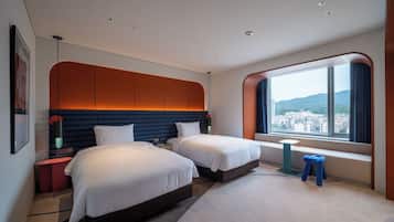 Minibar, desk, blackout drapes, soundproofing