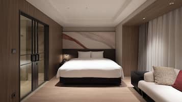 Minibar, desk, blackout drapes, soundproofing